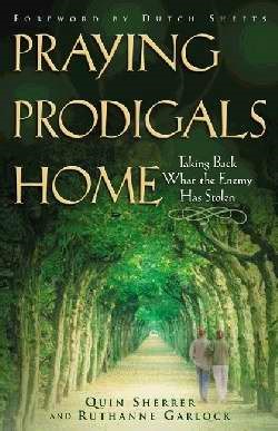 Praying Prodigals Home (Paperback)