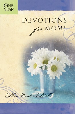 The One Year Devotions For Moms (Paperback)