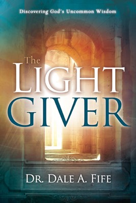 Light Giver (Paperback)