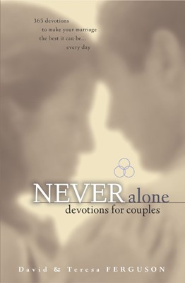 Never Alone Devotions For Couples (Paperback)