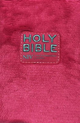 NIV Pocket Fluffy Pink Bible (Cloth)