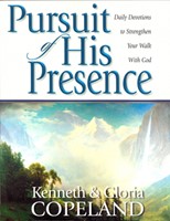 Pursuit Of His Presence Devotional (Paperback)